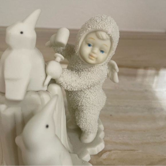 Retired Snowbabies "I'm Making An Ice Sculpture" Department 56 - Picture 2 of 14